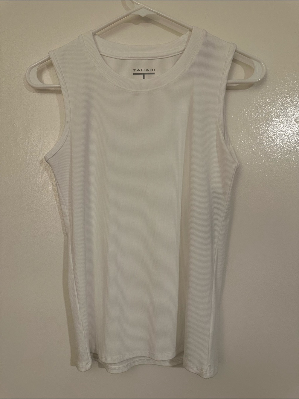 NWT Tahari White Ribbed Crewneck Tank Top